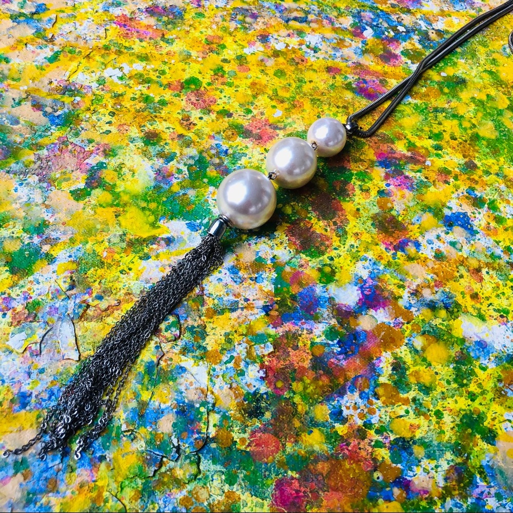 NY&Co. Pearl and Fringe Necklace